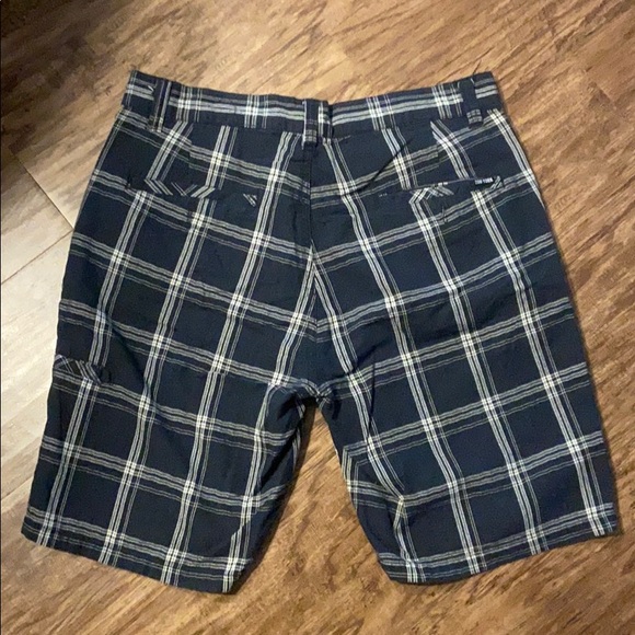 Men’s shorts - Picture 2 of 2